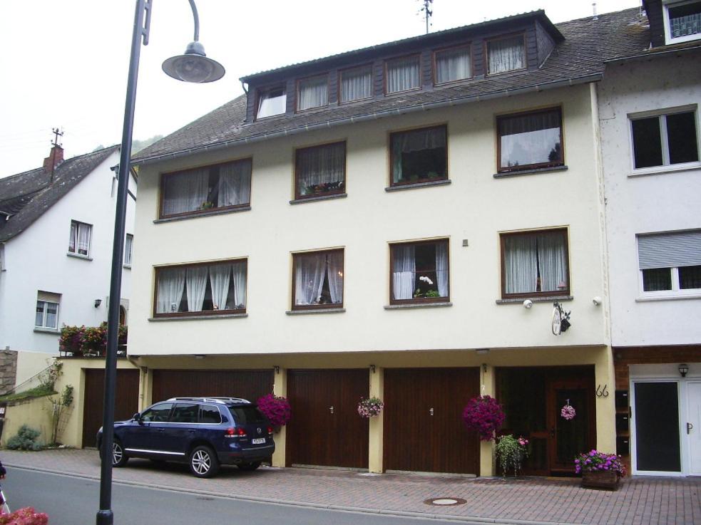 באכאראך Ferienwohnungen Haus Gisela - Unterkunft Schlossberg מראה חיצוני תמונה
